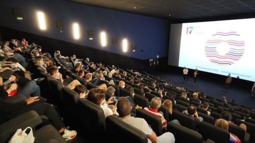 Alicante busca revitalizar su Festival de Cine con este singular mobiliario turístico
