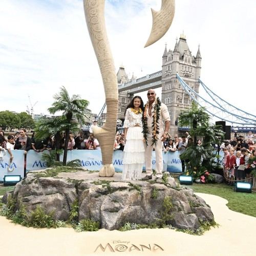 Dwayne Johnson y el equipo de Vaiana continúan su gira mundial en el Reino Unido