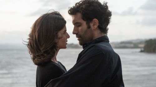 Clara Lago y Tamar Novas encabezan el reparto de 'Clanes', la nueva serie de Netflix