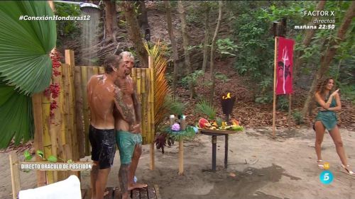 El momento más hot de 'Supervivientes' con Gorka y Rubén duchándose juntos: 