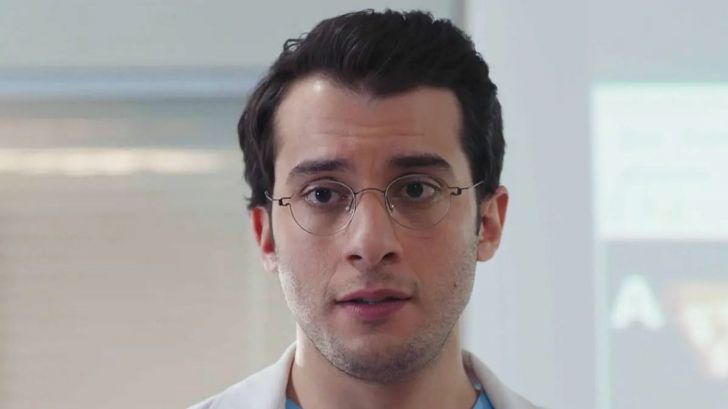 Demir arriesga todo en una operación innovadora para salvar a su padre
