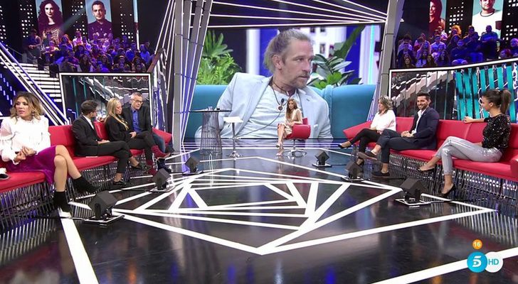 Telecinco acierta al relegar 'GH Revolution: El debate' al late night y lidera la noche