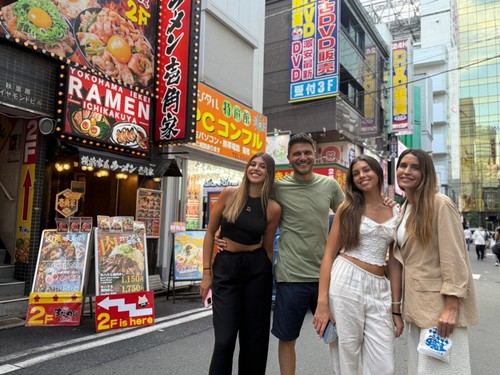 Antena 3 inicia grabaciones de 'El Capitán en Japón' con Joaquín Sánchez y su familia