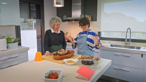 Sílvia Abril presenta ànec mut amb prunes al Penedès en 'La recepta perduda'