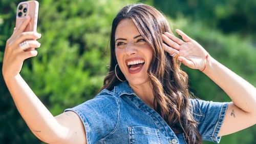 La 2Cat lanza 'Fes-me viral', un programa intergeneracional de Nerea Sanfe